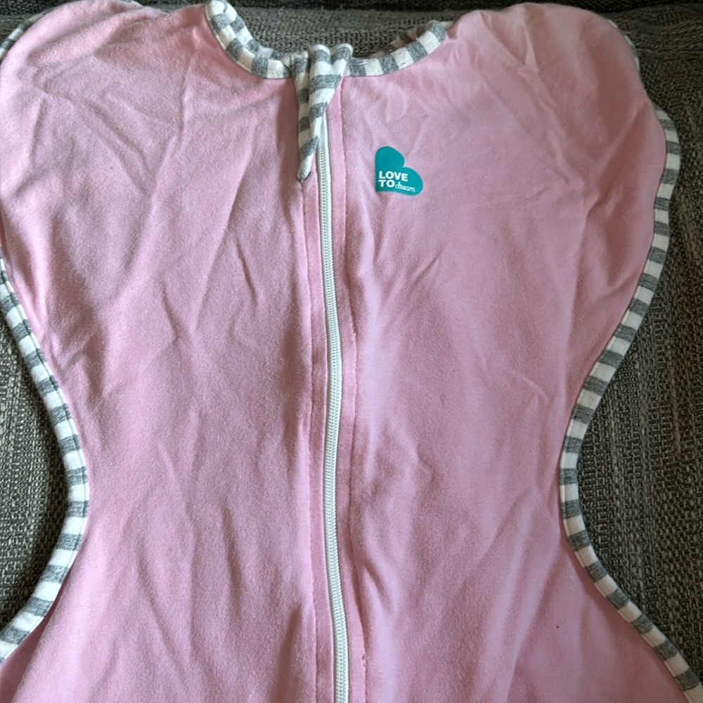 Love to Dream SwaddleUp. Size medium 13-19 lbs